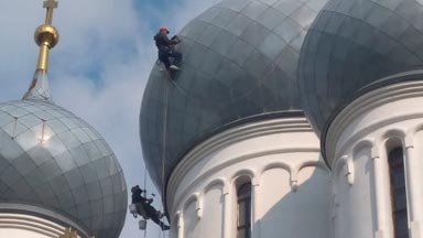 Покраска купола храма